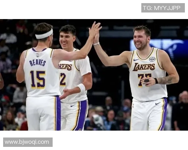 开拓者大胜湖人，主场连胜达到五场